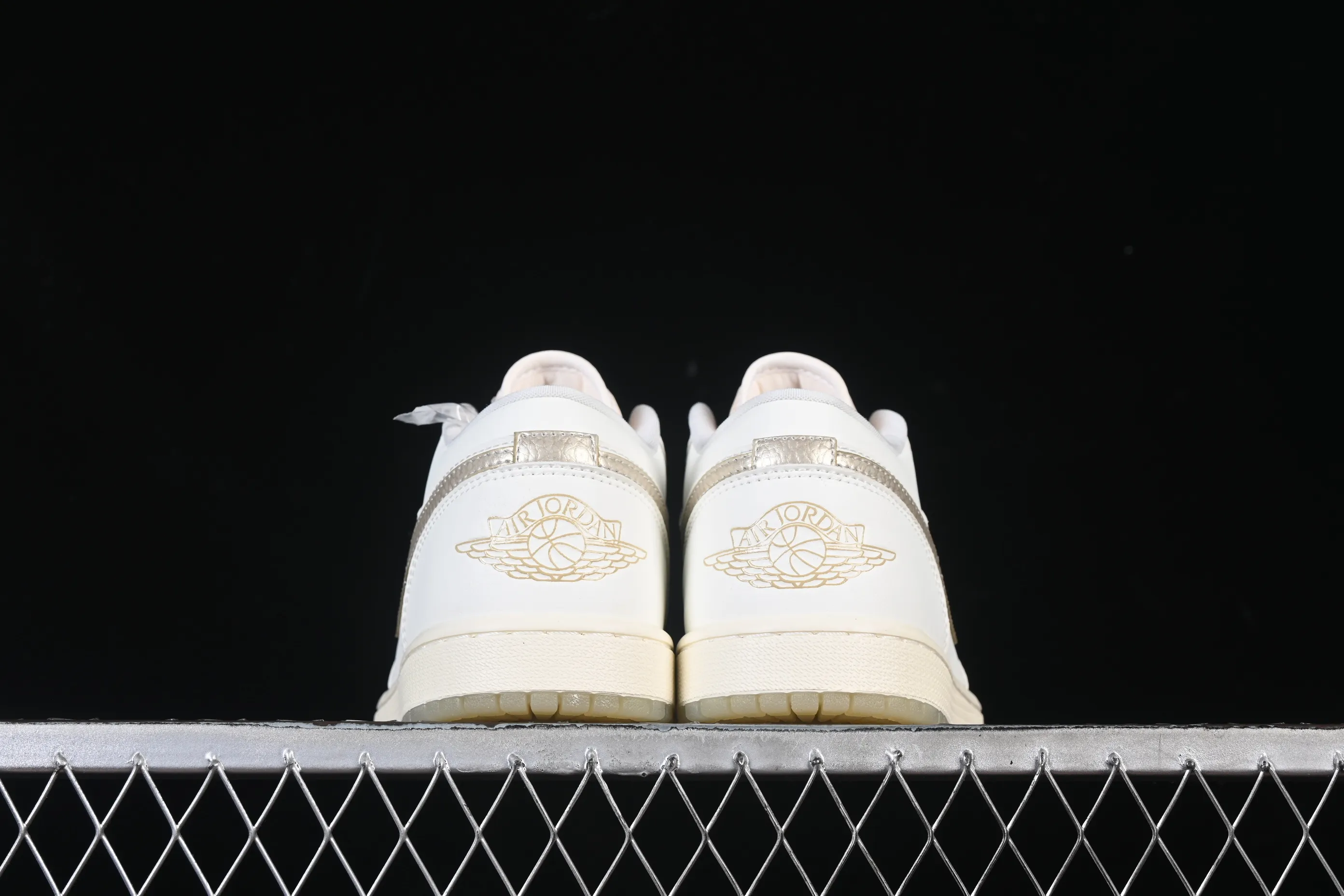All Categories Air Jordan Jordan Series Basketball Shoes Air Jordan 1 Low Air Jordan 1 Low AJ1 Joe 1 Meter Platinum Retro Culture Leisure Sports Shoes HV5157-100
